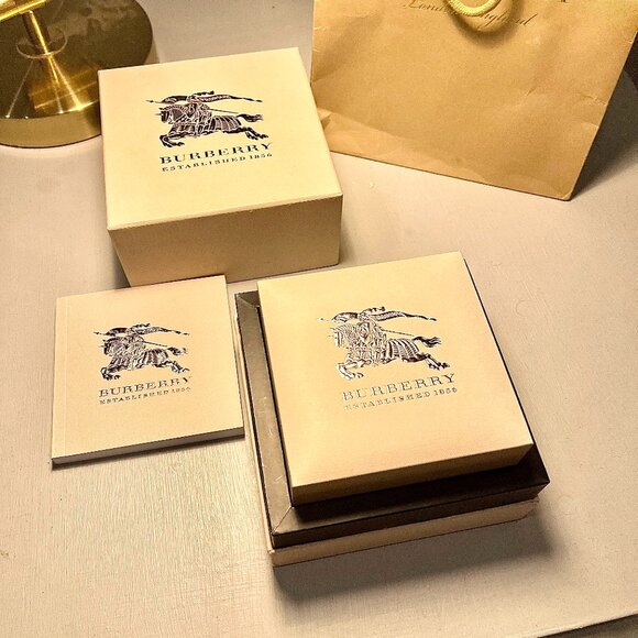 Men's Burberry Watch 42 mm Chronograph - Picture 2 of 4